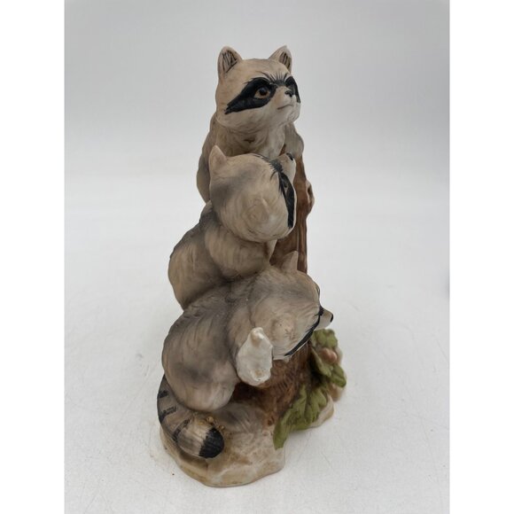 Vintage Porcelain Figurine Of Three Raccoons On Tree Stump With Leaves & Mushroo - Picture 2 of 8